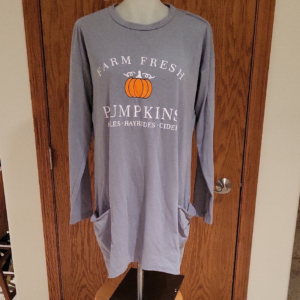 Pumpkin Shirt, Size Medium, Long Length, Light Grey